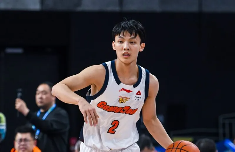 九游娱乐app下载-广东惨遭18分逆转,一战打破全明星滤镜,杜锋无能狂怒