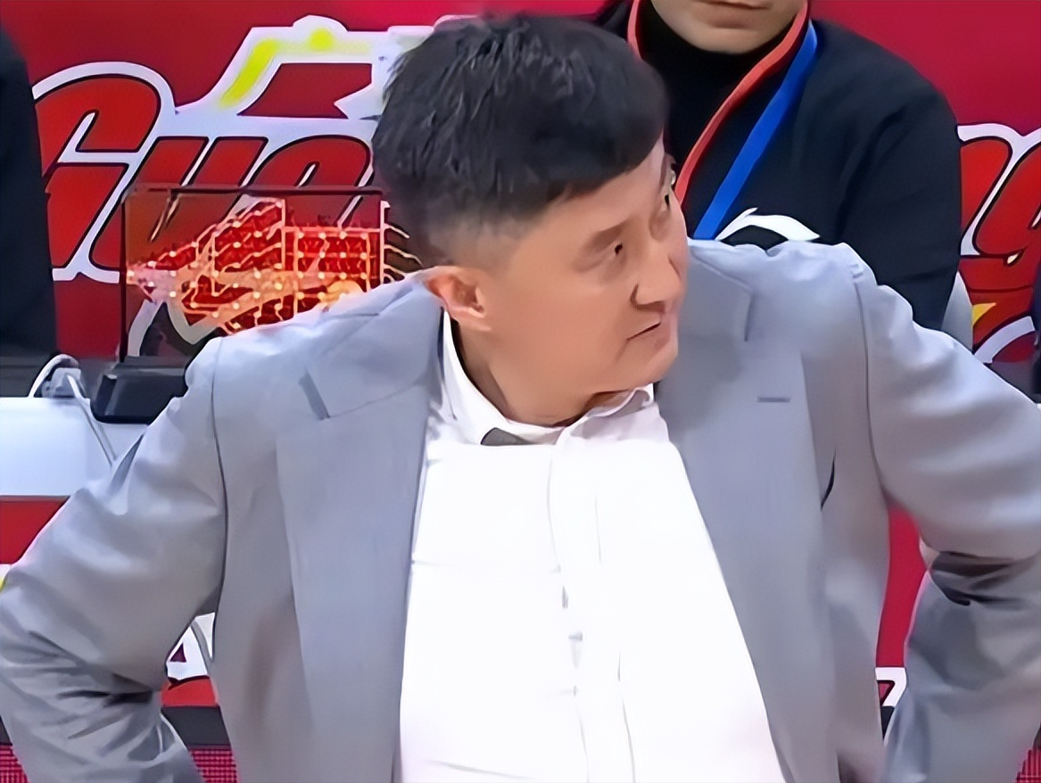 九游娱乐app下载-广东惨遭18分逆转,一战打破全明星滤镜,杜锋无能狂怒