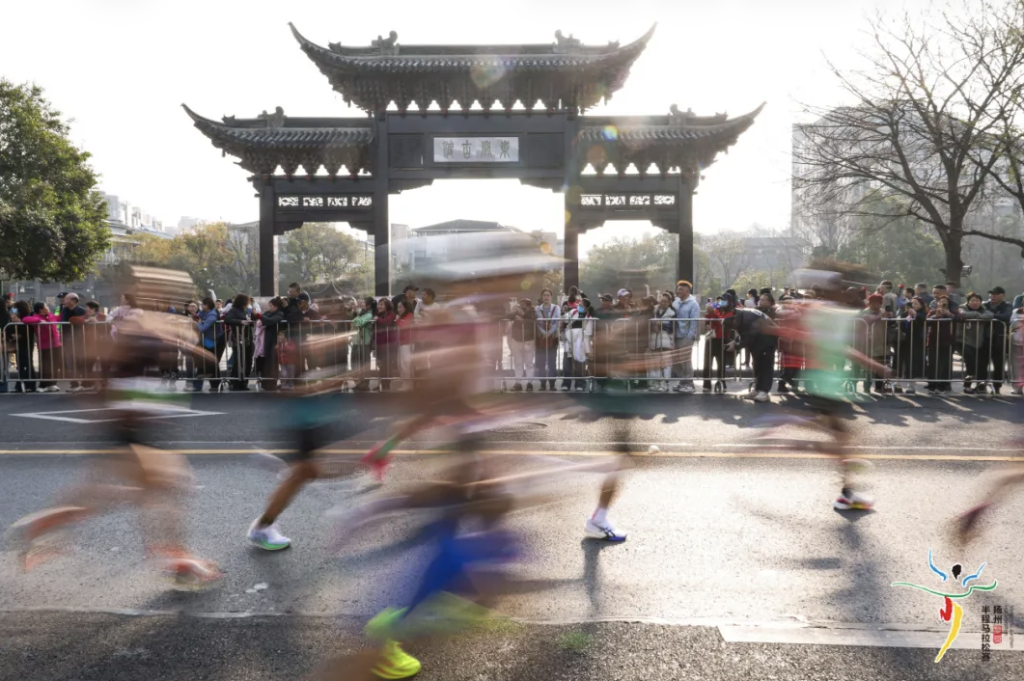 九游娱乐登录入口-深一度|扬州半马的“白金标首秀”,对中国路跑意味着什么